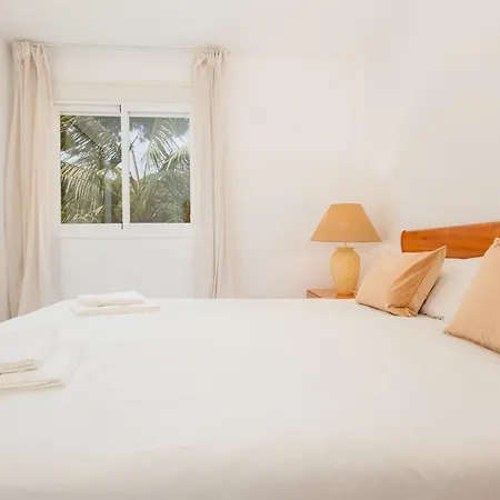 Apartment, Close To Beaches, Restaurants And Supermarkets, In Urb. Park Beach, Elviria 公寓 *