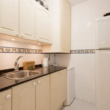 Apartment, Close To Beaches, Restaurants And Supermarkets, In Urb. Park Beach, Elviria 马尔韦利亚