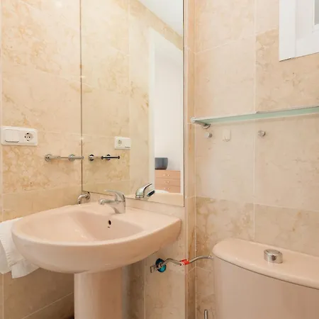 Apartment, Close To Beaches, Restaurants And Supermarkets, In Urb. Park Beach, Elviria 马尔韦利亚