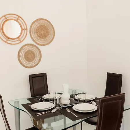 Apartment, Close To Beaches, Restaurants And Supermarkets, In Urb. Park Beach, Elviria * 马尔韦利亚