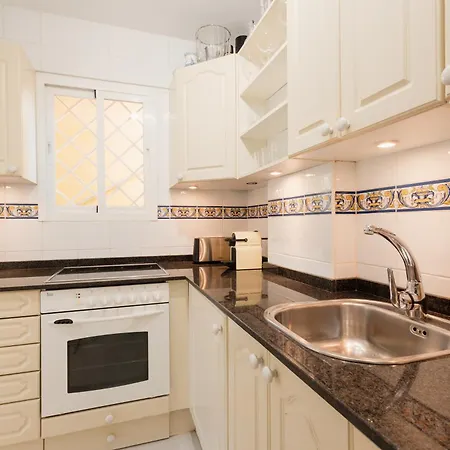 Apartment, Close To Beaches, Restaurants And Supermarkets, In Urb. Park Beach, Elviria Apartment Marbella