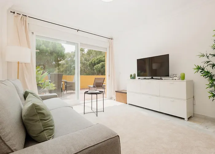 Apartment, Close To Beaches, Restaurants And Supermarkets, In Urb. Park Beach, Elviria Apartment Marbella