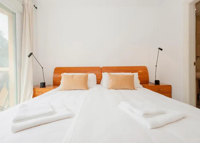 Apartment, Close To Beaches, Restaurants And Supermarkets, In Urb. Park Beach, Elviria *