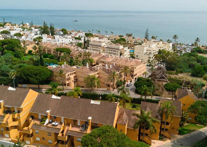 Apartment, Close To Beaches, Restaurants And Supermarkets, In Urb. Park Beach, Elviria شقة *