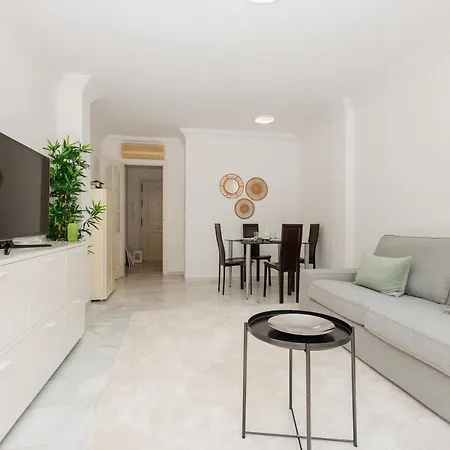 Apartment, Close To Beaches, Restaurants And Supermarkets, In Urb. Park Beach, Elviria