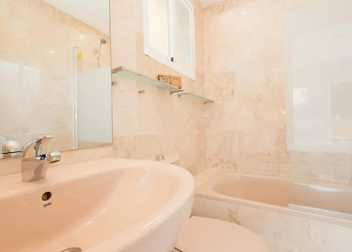 Apartment, Close To Beaches, Restaurants And Supermarkets, In Urb. Park Beach, Elviria