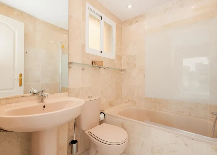 Apartment, Close To Beaches, Restaurants And Supermarkets, In Urb. Park Beach, Elviria Marbella