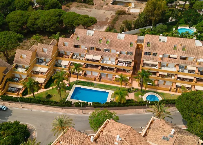Apartment, Close To Beaches, Restaurants And Supermarkets, In Urb. Park Beach, Elviria Marbella