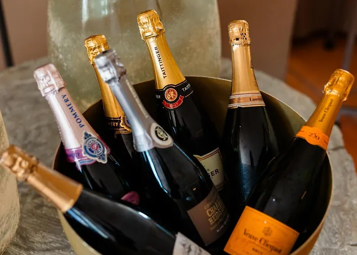 Apartment, Close To Beaches, Restaurants And Supermarkets, In Urb. Park Beach, Elviria Apartament Marbella